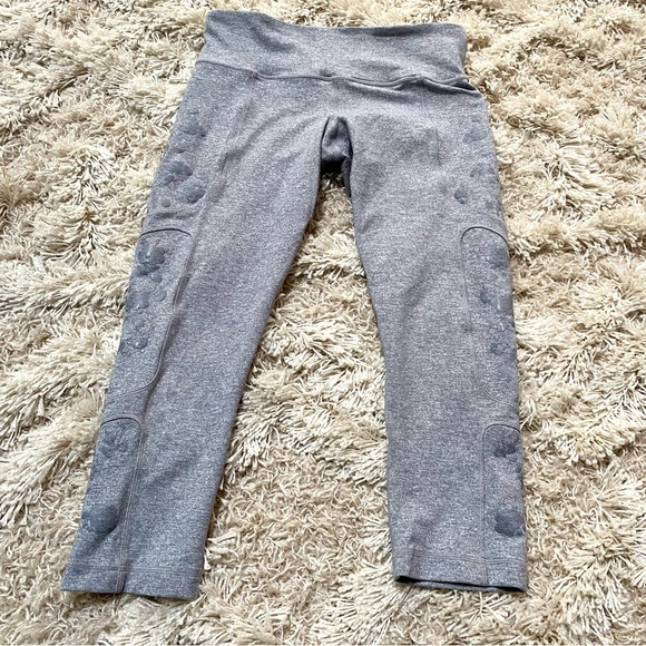 Lululemon Hold Me Close Crop Heathered Fossil with Silicone Grips 8 - Picture 6 of 8
